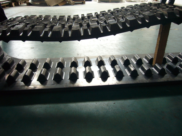 BOLTRAC 457*101.6*51mm Rubber Track for TEREX PT-100G Skid Steer Loader