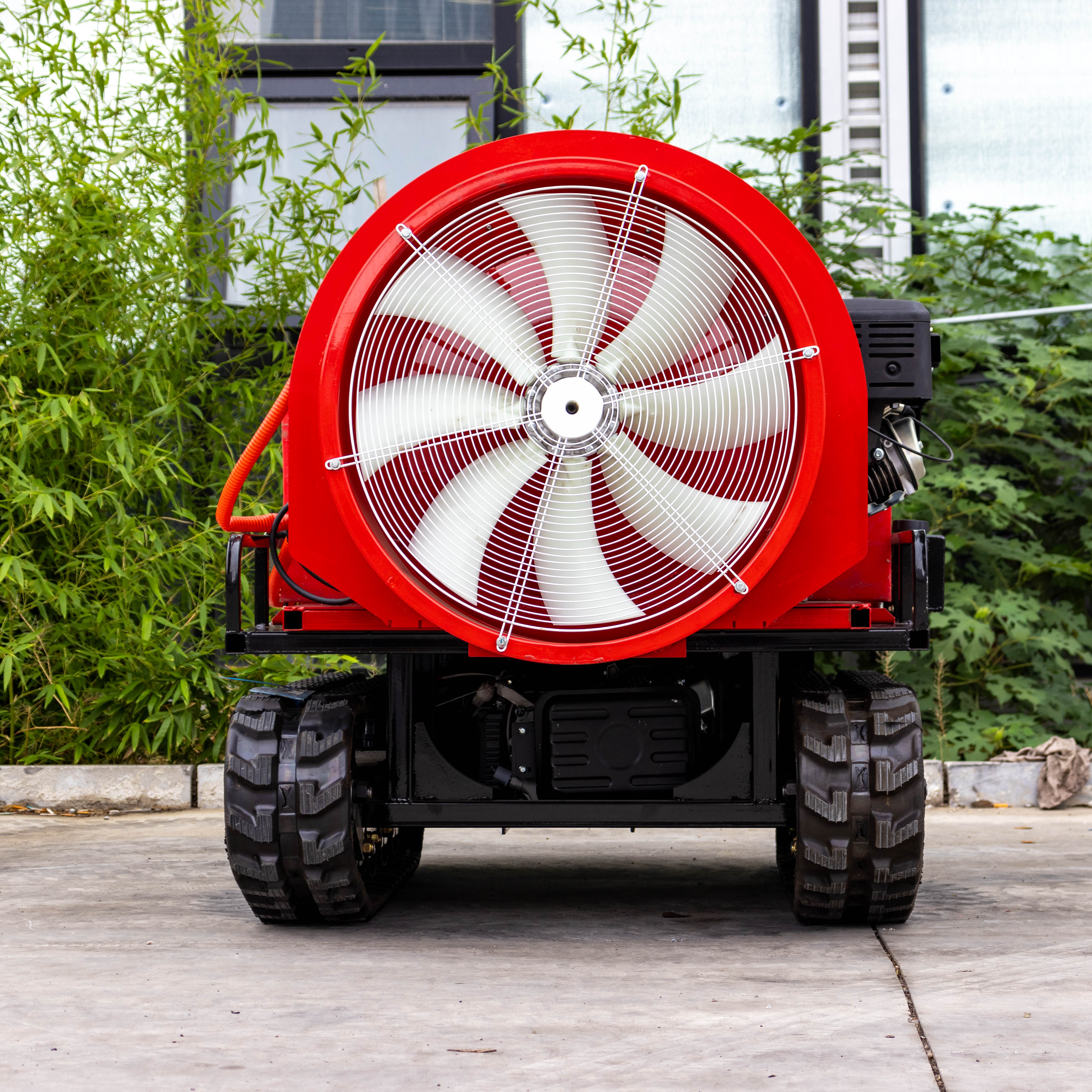 CRAWLER SPRAYER